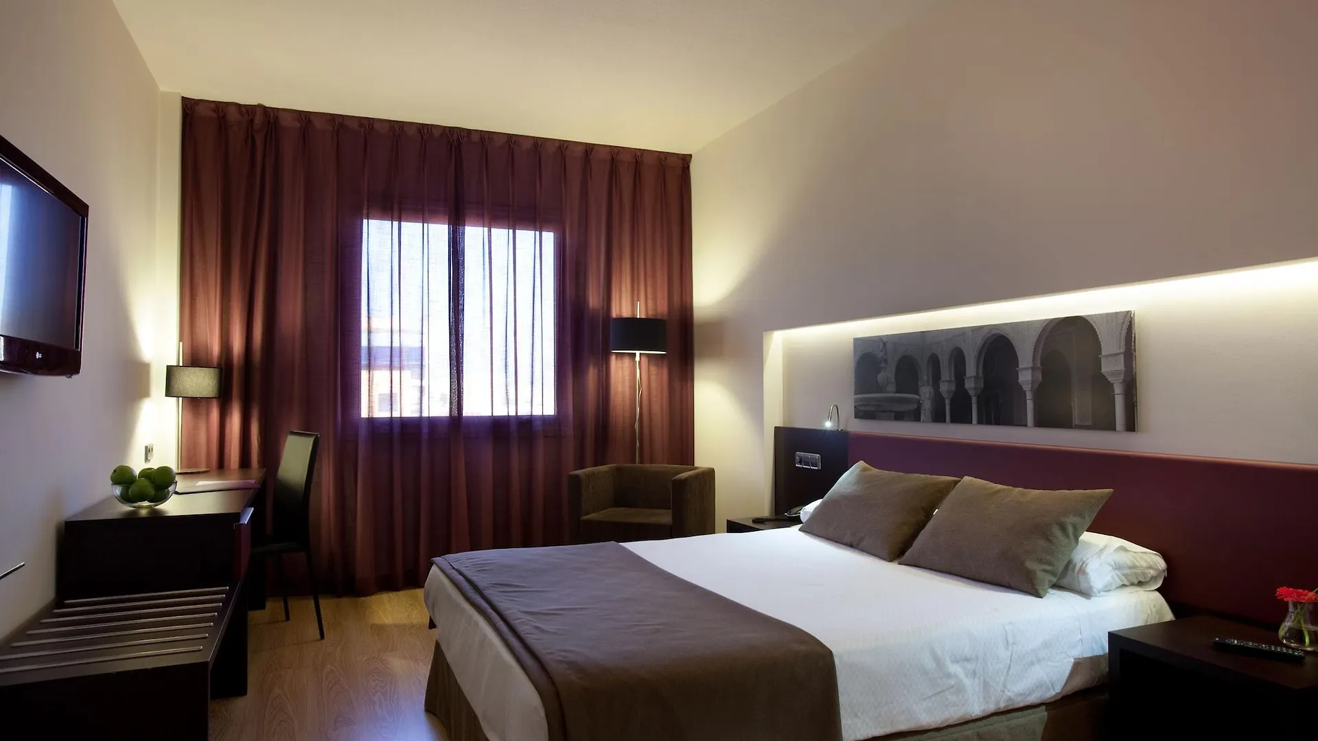 *****  Only You Hotel Sevilla Spanien