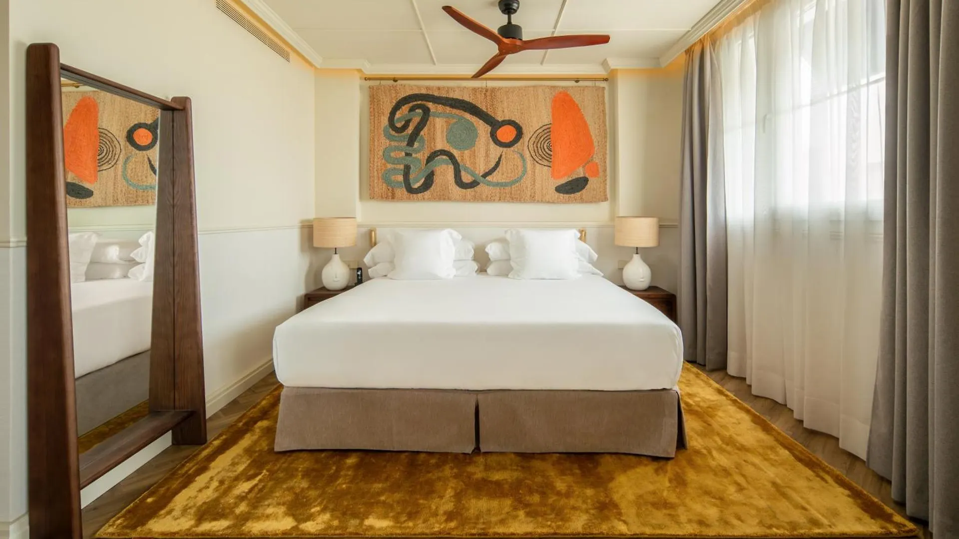 Only You Hotel Sevilla 5*,